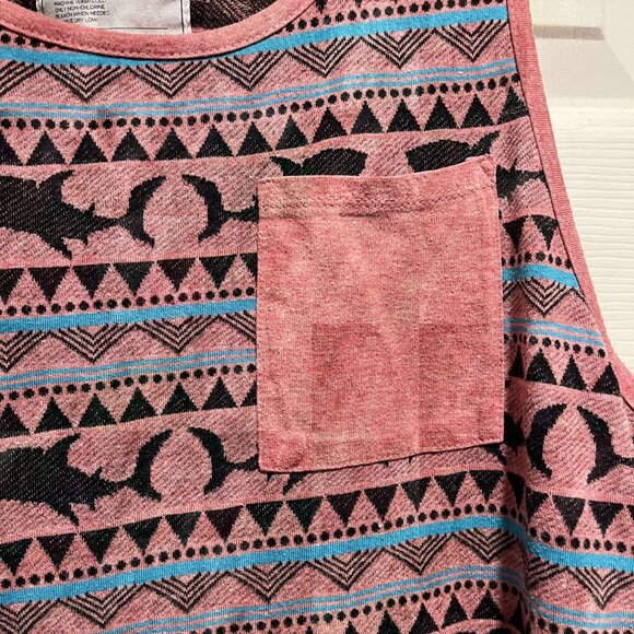 On the Byas Tank Top Size Medium - Picture 2 of 6